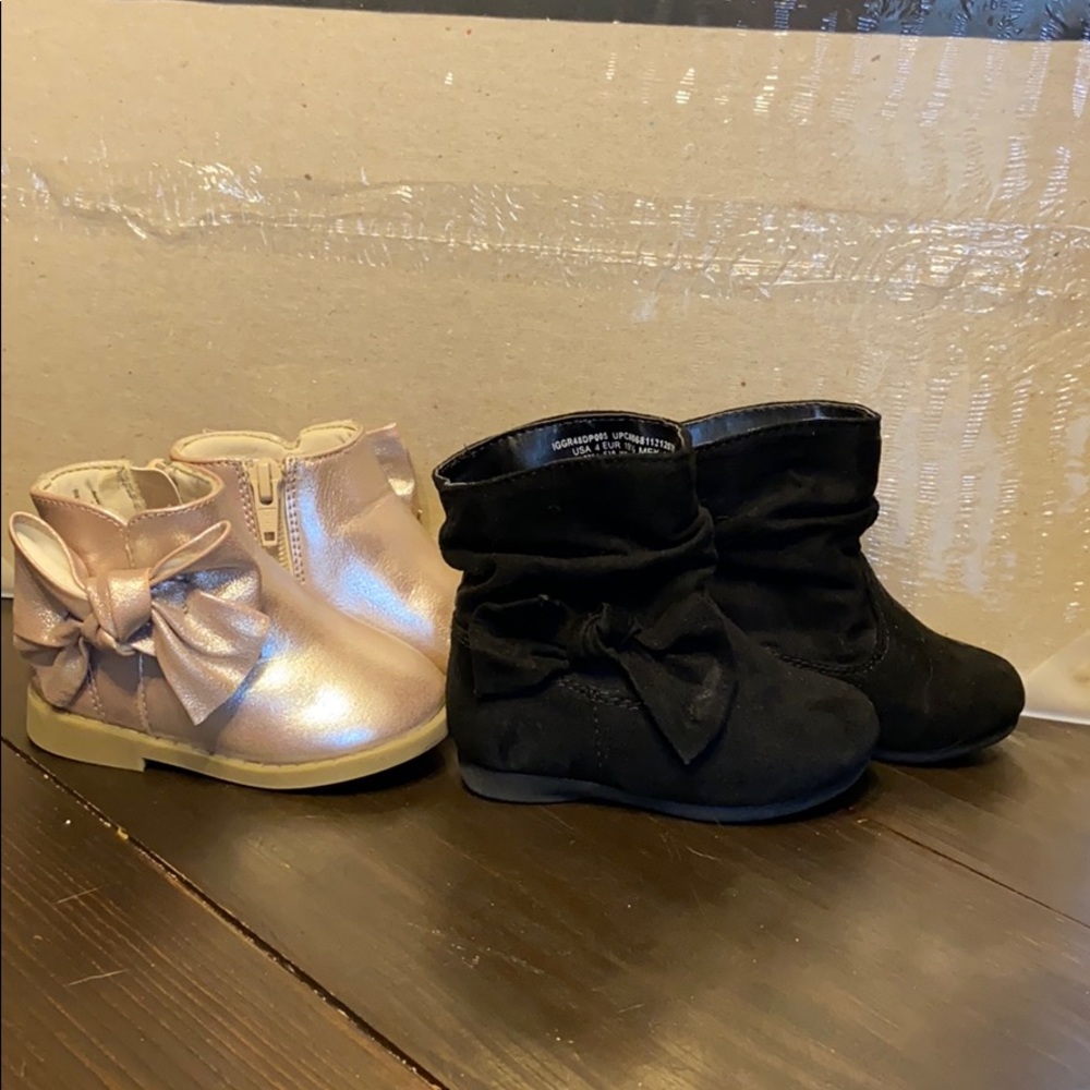 LOT OF 2- ADORABLE Boots!! Toddler size 4